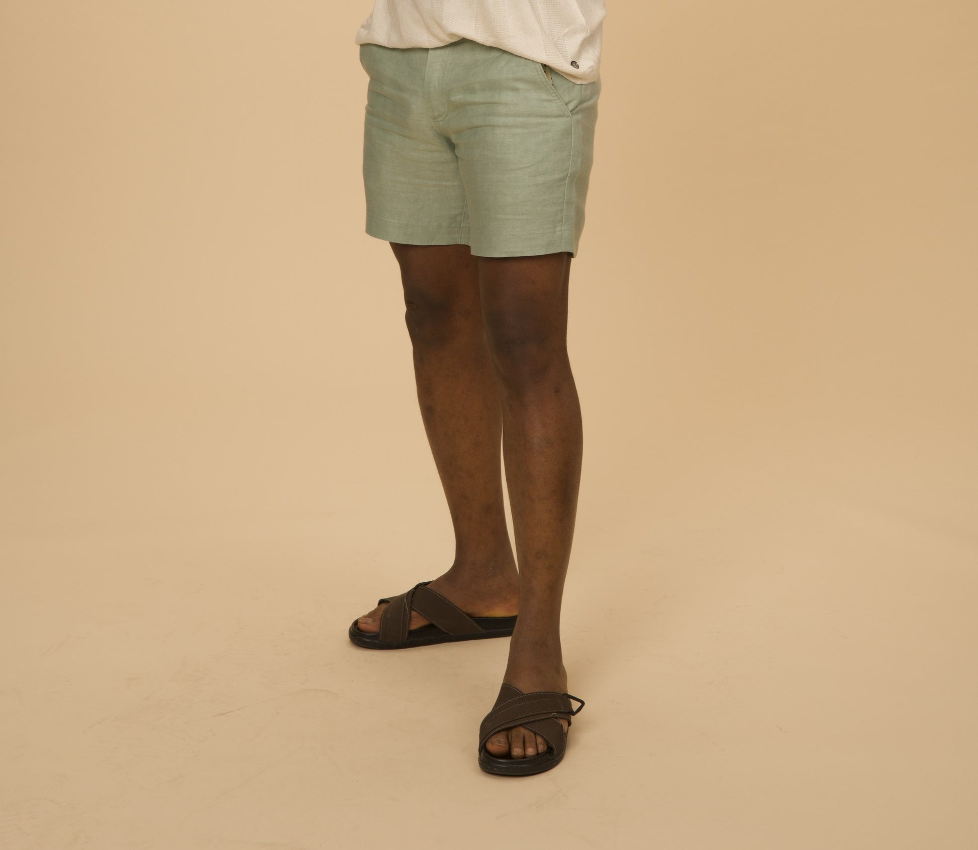 Smart Casual Shorts in hemp, sage green, by VALAJI MILANO.
